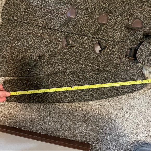 Brown tweed coat with removable faux fur hood - Picture 10 of 10
